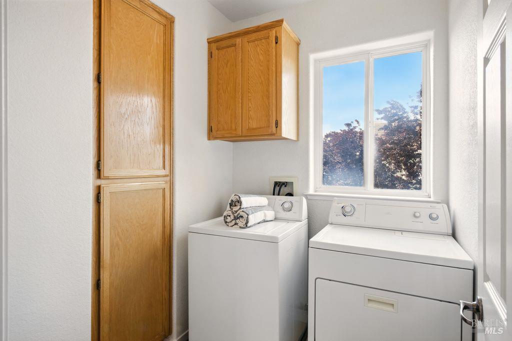 Detail Gallery Image 29 of 41 For 1935 Sestri Ln, Petaluma,  CA 94954 - 4 Beds | 4 Baths