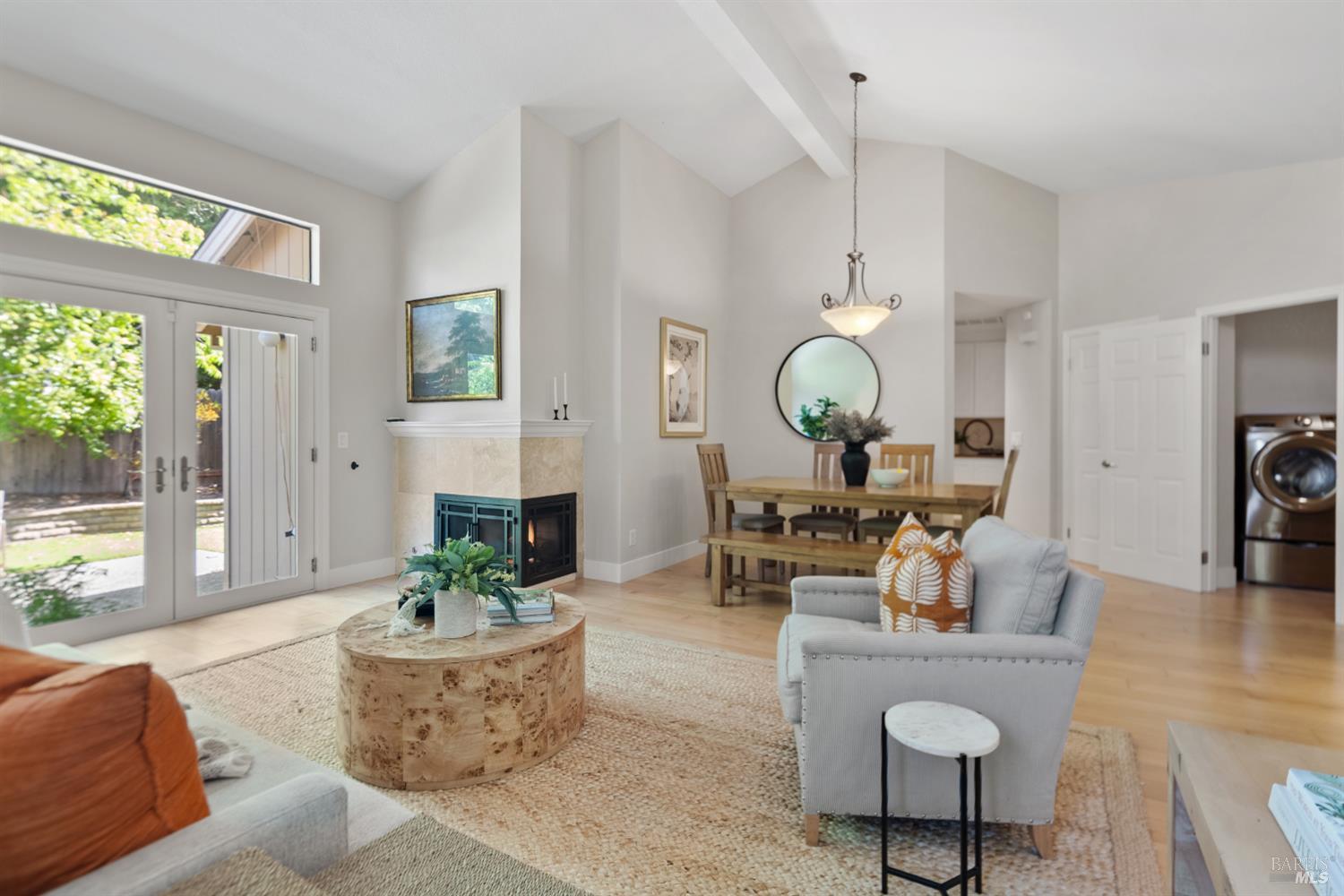 Detail Gallery Image 5 of 48 For 175 Saint James Dr, Sonoma,  CA 95476 - 2 Beds | 2 Baths
