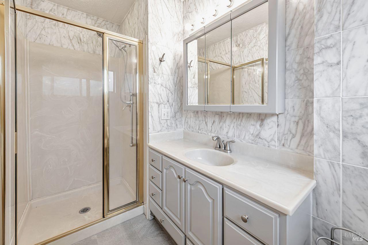Detail Gallery Image 28 of 53 For 917 West St, Petaluma,  CA 94952 - 4 Beds | 2 Baths