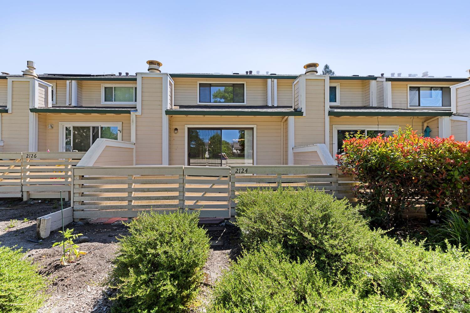 Detail Gallery Image 31 of 34 For 2124 Chianti Dr, Santa Rosa,  CA 95403 - 3 Beds | 2/1 Baths