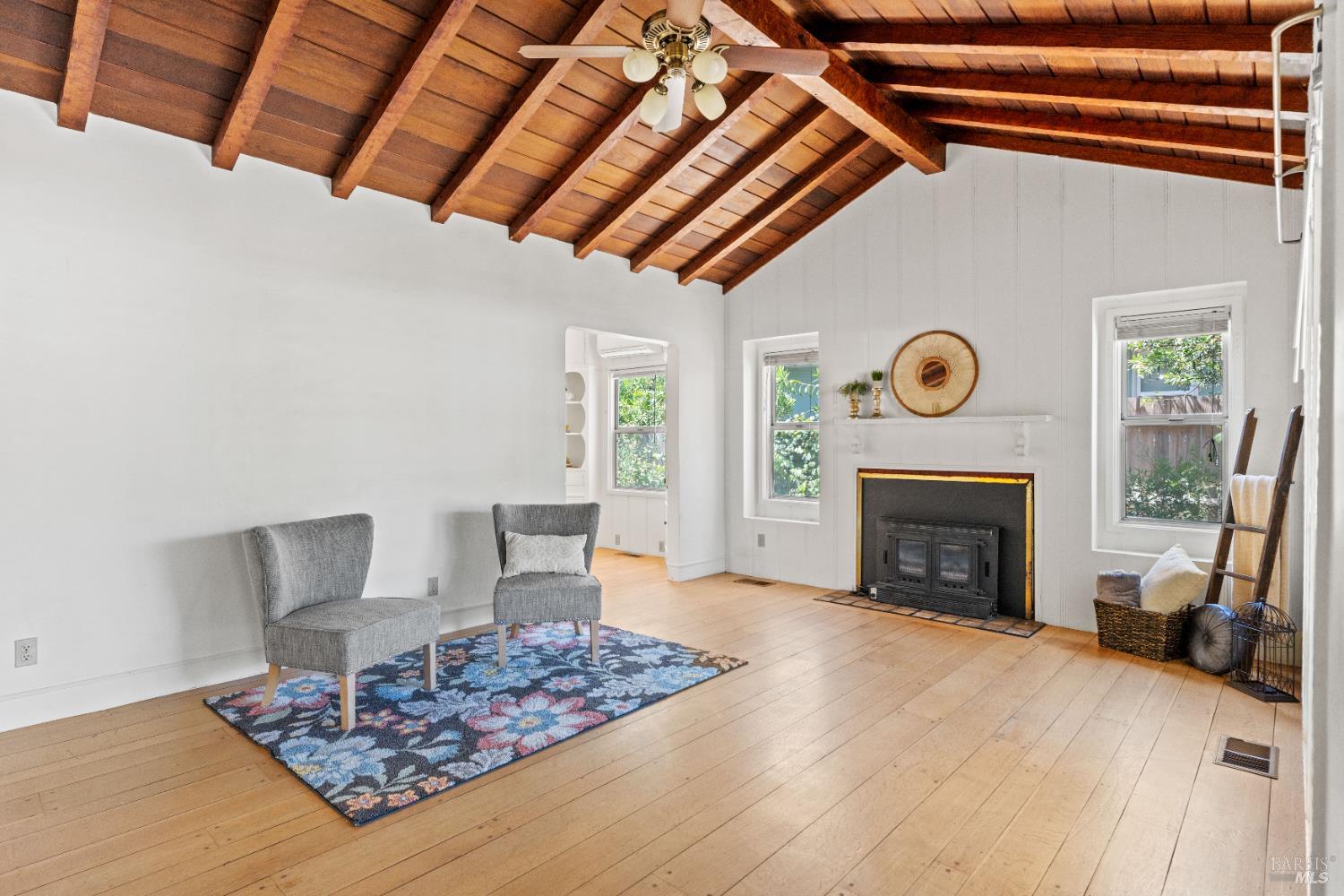 Detail Gallery Image 4 of 29 For 341 Jones St, Ukiah,  CA 95482 - 2 Beds | 1 Baths