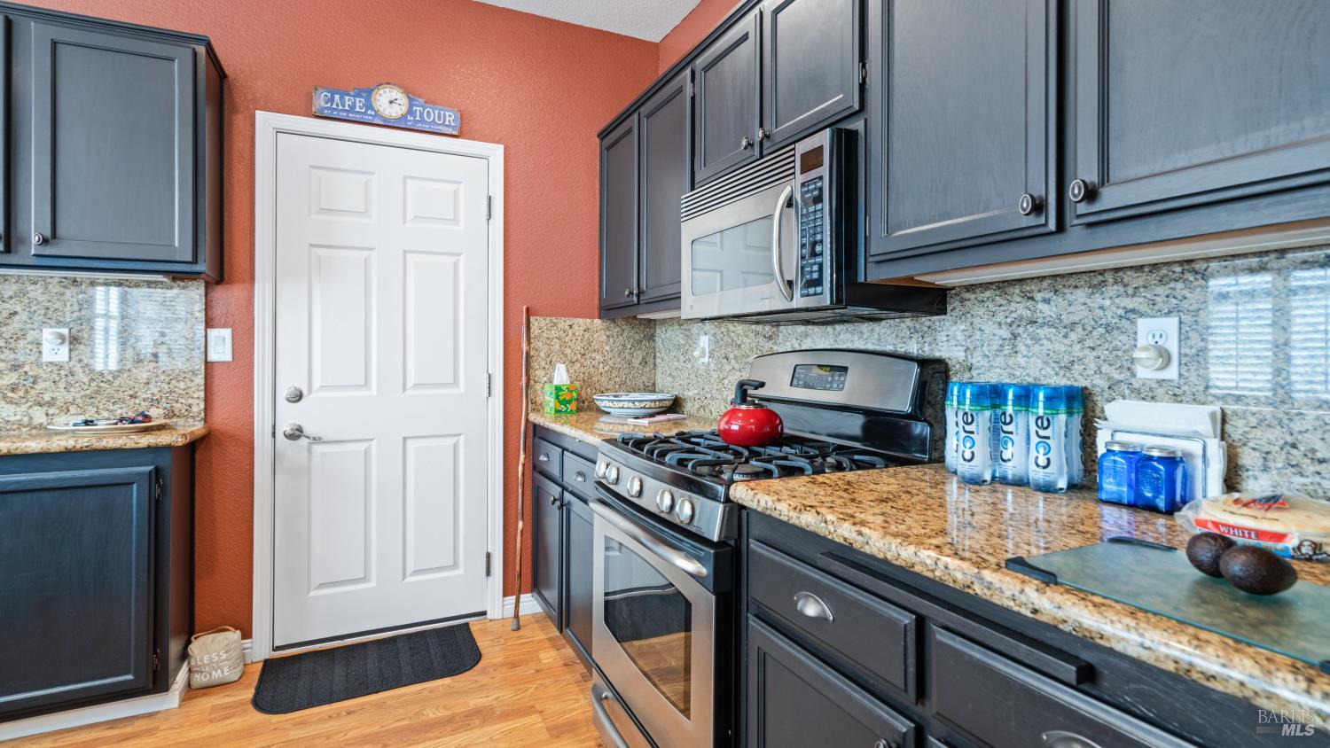 Detail Gallery Image 16 of 44 For 540 Wicklow Dr, Vacaville,  CA 95688 - 3 Beds | 2/1 Baths