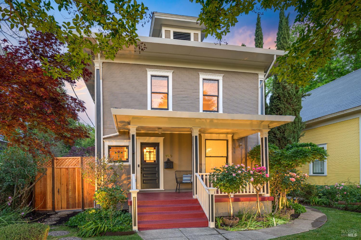 Detail Gallery Image 3 of 63 For 190 Franklin St, Napa,  CA 94558 - 4 Beds | 3 Baths