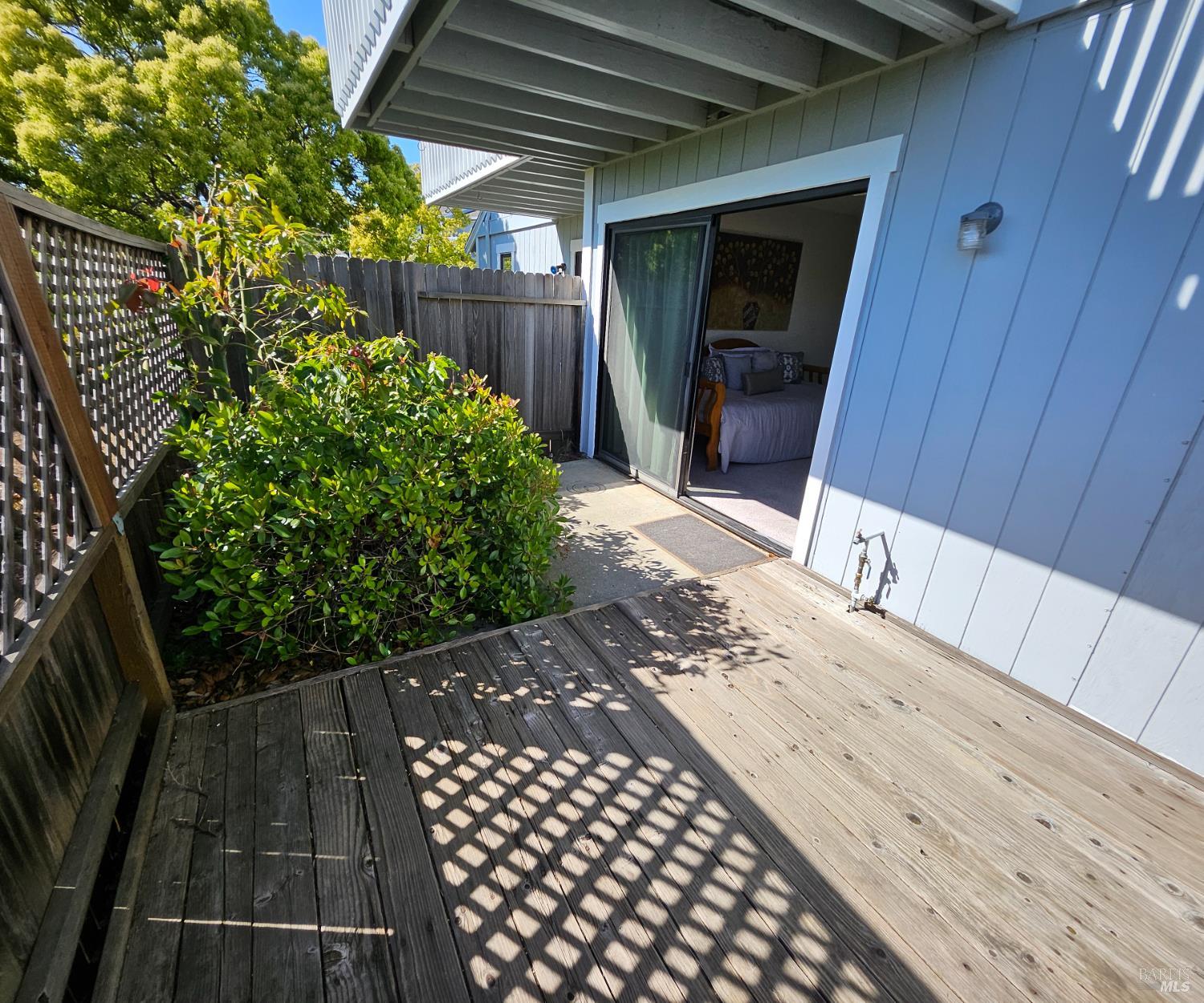 Detail Gallery Image 17 of 22 For 2145 Clearview Cir, Benicia,  CA 94510 - 2 Beds | 2/1 Baths