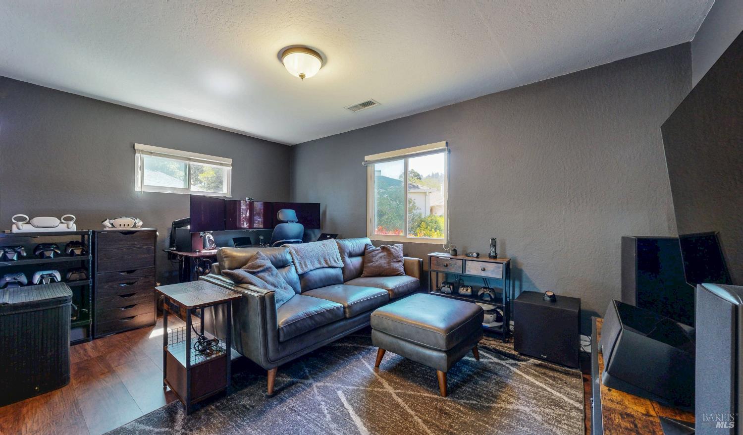 Detail Gallery Image 9 of 52 For 4 Las Huertas Ct, San Rafael,  CA 94903 - 3 Beds | 1 Baths