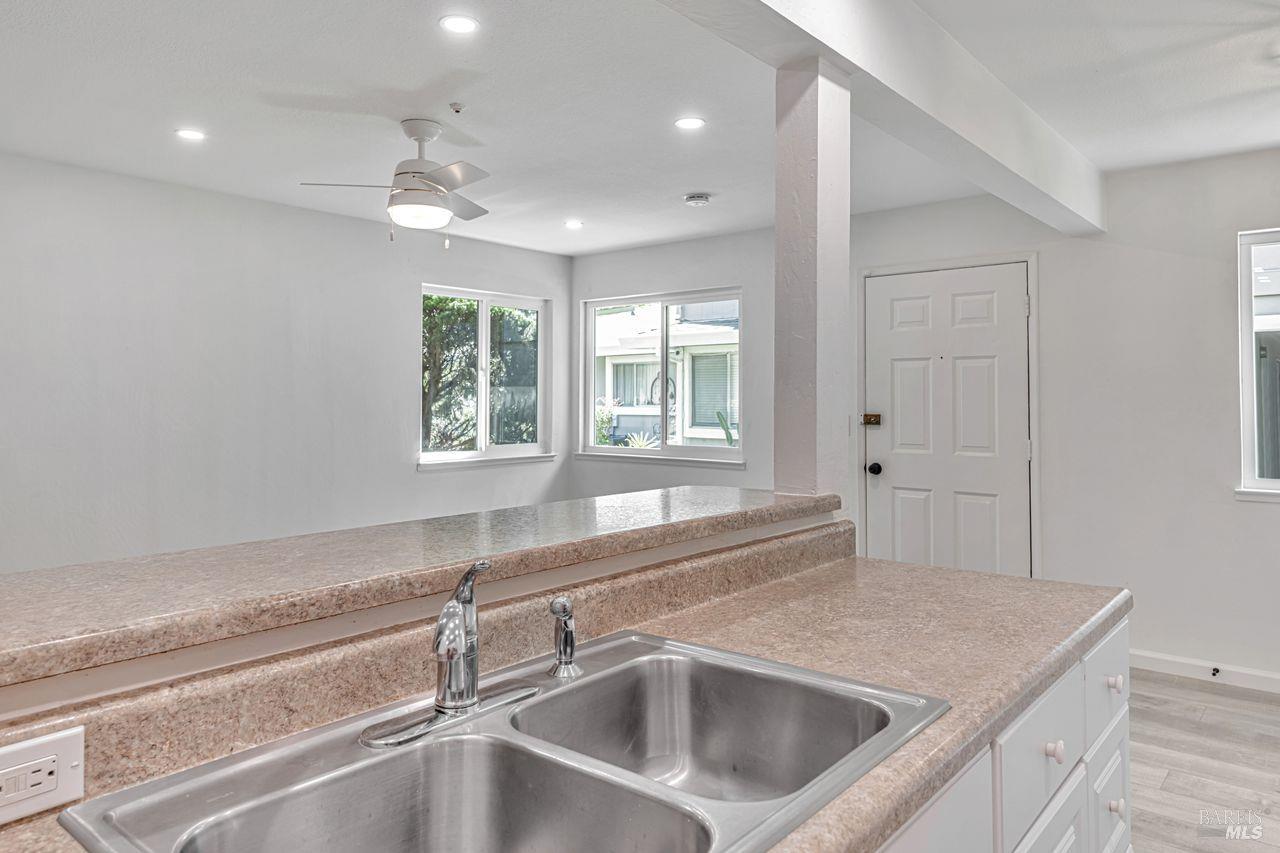Detail Gallery Image 9 of 25 For 2668 Coffey Ln, Santa Rosa,  CA 95403 - 2 Beds | 1 Baths