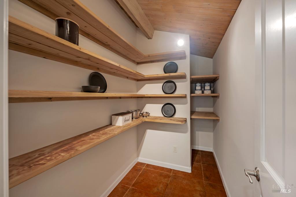 Detail Gallery Image 17 of 51 For 3979 Rolling Oaks Rd, Santa Rosa,  CA 95404 - 3 Beds | 3 Baths