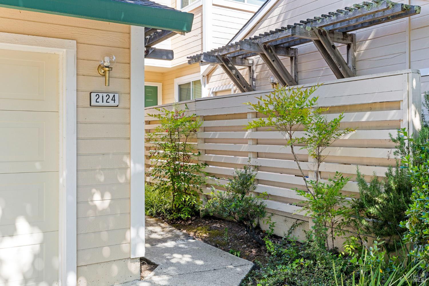 Detail Gallery Image 2 of 34 For 2124 Chianti Dr, Santa Rosa,  CA 95403 - 3 Beds | 2/1 Baths