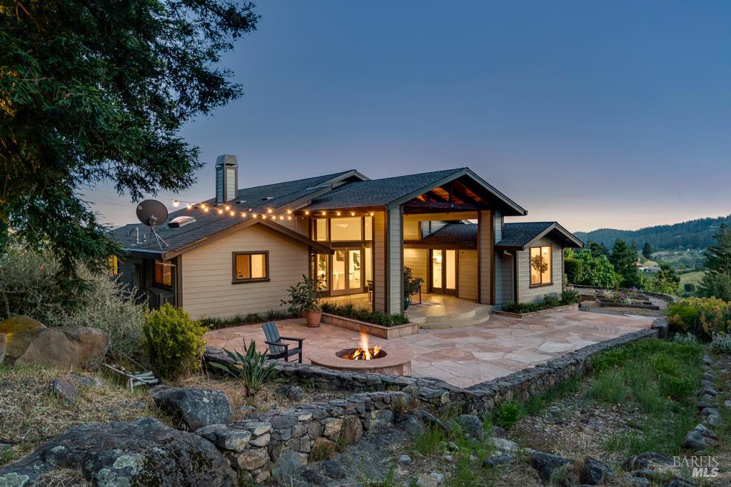 Detail Gallery Image 41 of 51 For 3979 Rolling Oaks Rd, Santa Rosa,  CA 95404 - 3 Beds | 3 Baths