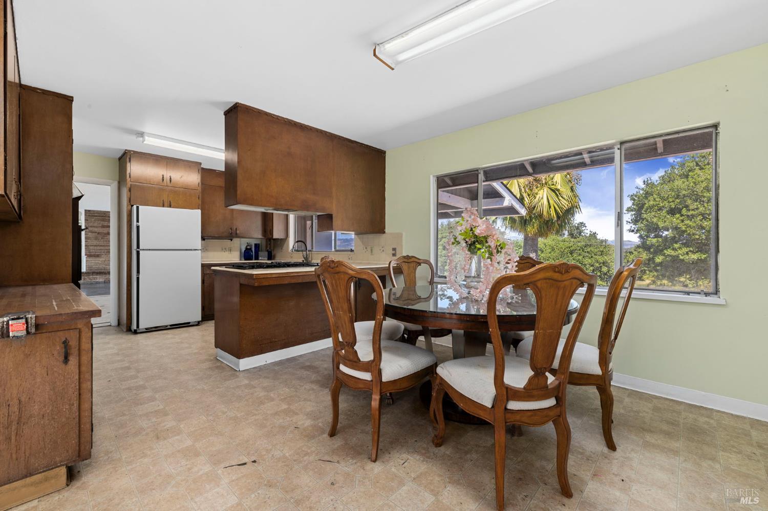 Detail Gallery Image 16 of 61 For 4335 Bodega Ave, Petaluma,  CA 95942 - 4 Beds | 3/1 Baths