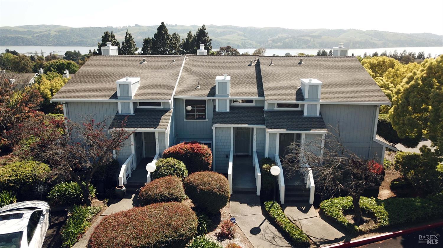Detail Gallery Image 1 of 22 For 2145 Clearview Cir, Benicia,  CA 94510 - 2 Beds | 2/1 Baths