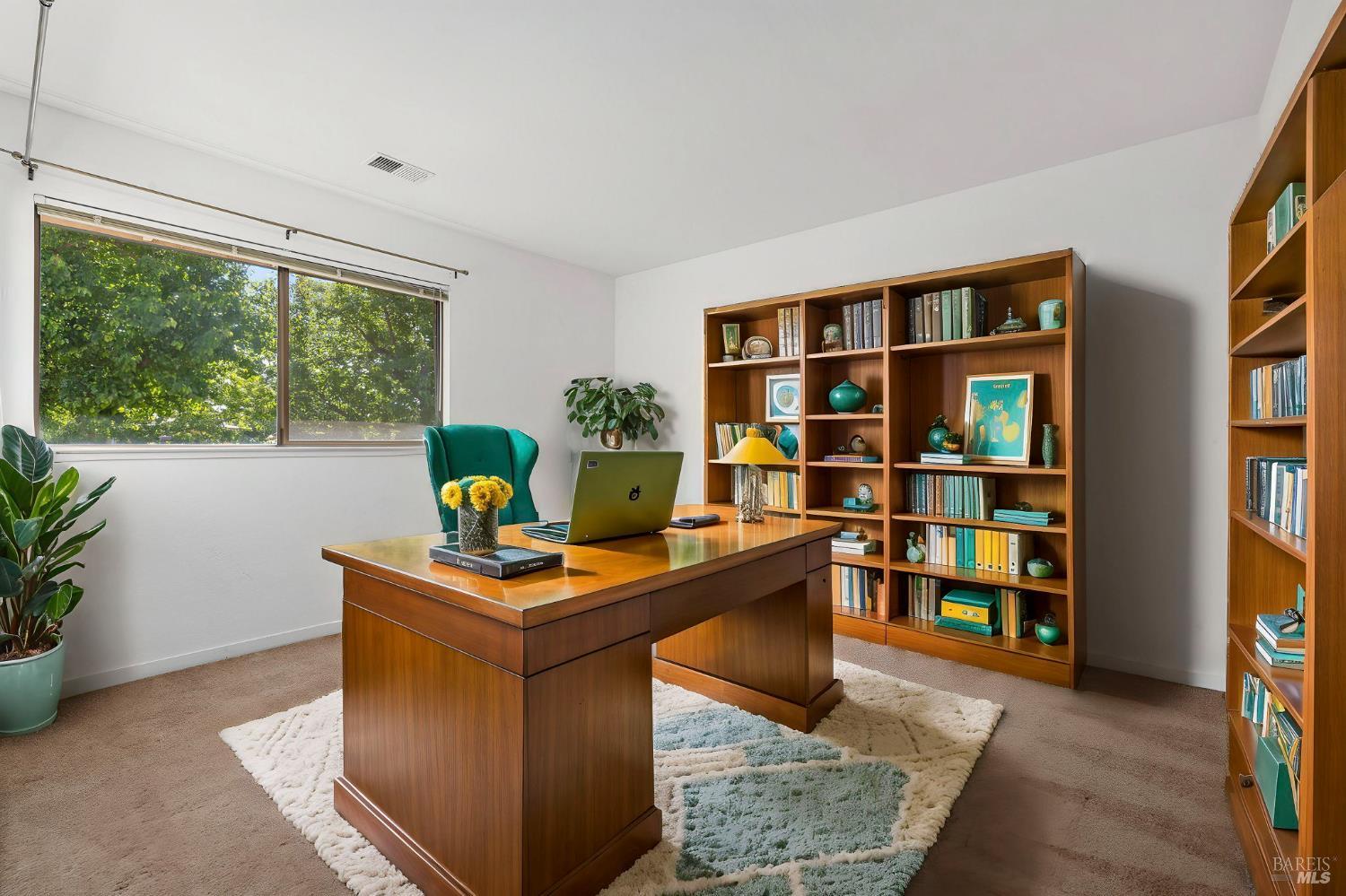 Detail Gallery Image 18 of 34 For 2124 Chianti Dr, Santa Rosa,  CA 95403 - 3 Beds | 2/1 Baths