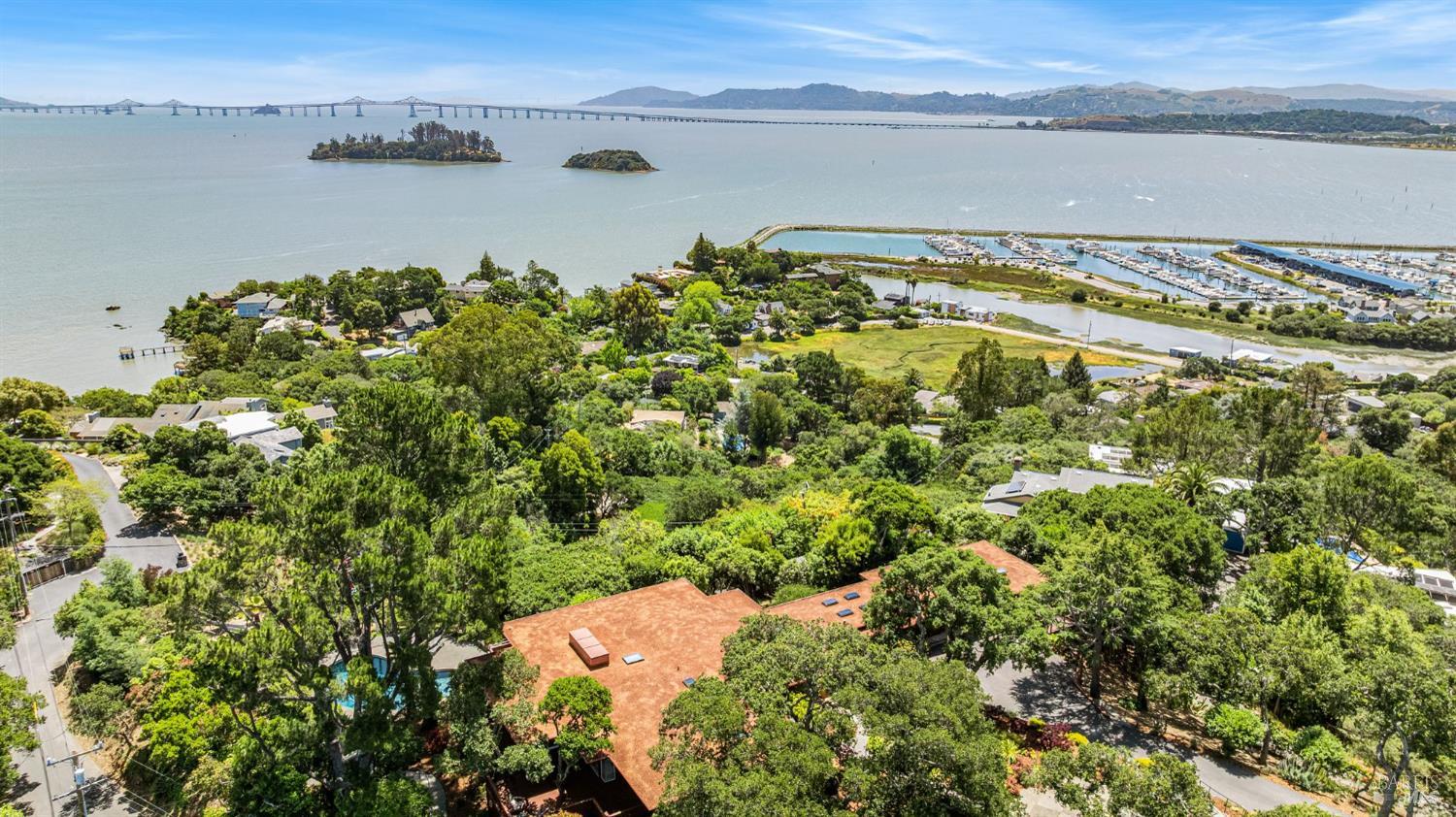 Detail Gallery Image 8 of 83 For 125 Bayview Dr, San Rafael,  CA 94901 - 2 Beds | 3/1 Baths