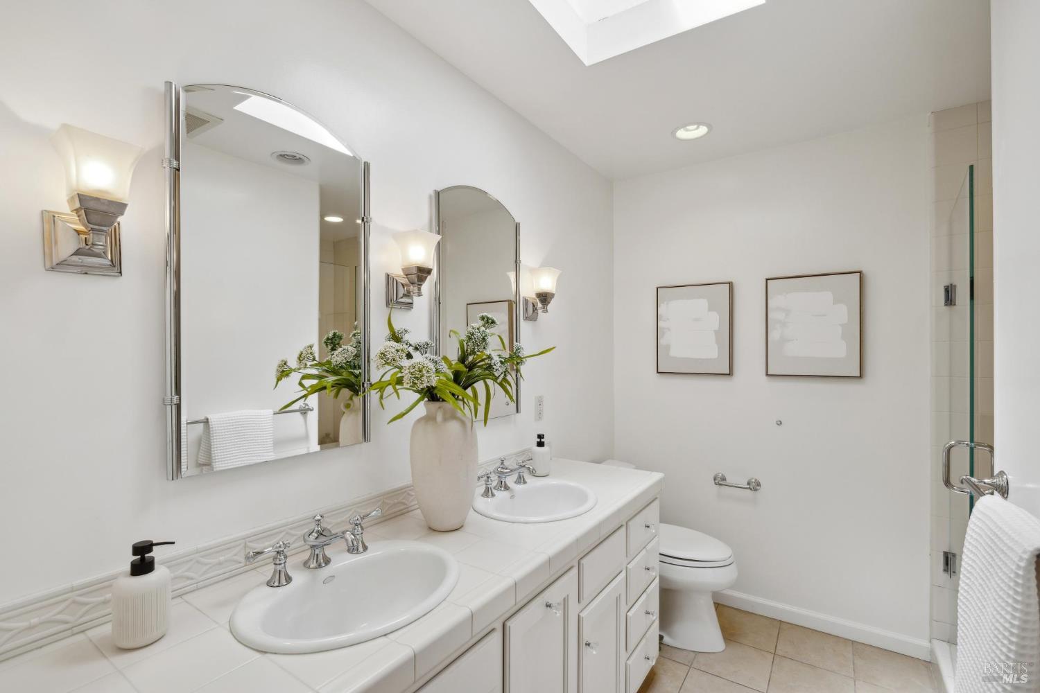 Detail Gallery Image 22 of 59 For 305 N Almenar Dr, Greenbrae,  CA 94904 - 4 Beds | 4 Baths