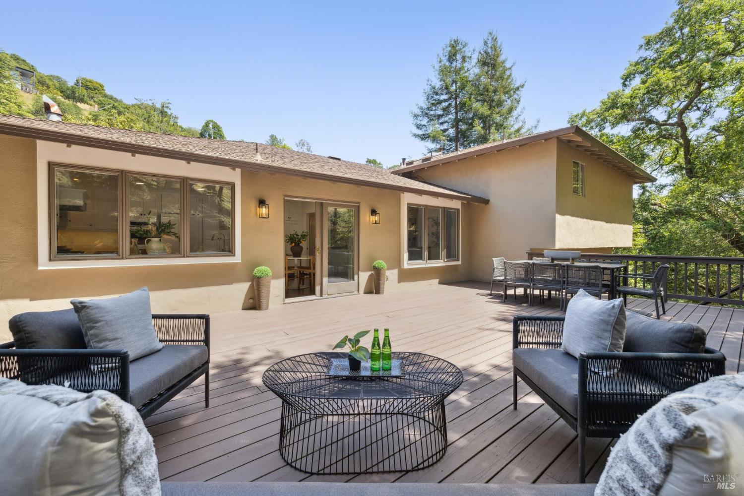 Detail Gallery Image 15 of 59 For 305 N Almenar Dr, Greenbrae,  CA 94904 - 4 Beds | 4 Baths