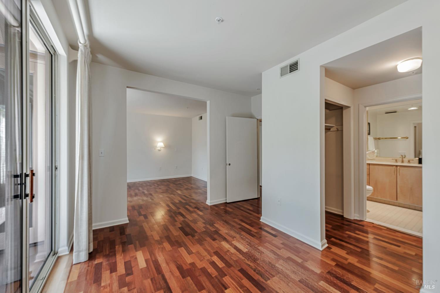 Detail Gallery Image 26 of 43 For 600 Deer Valley Rd 1e,  San Rafael,  CA 94903 - 2 Beds | 3 Baths