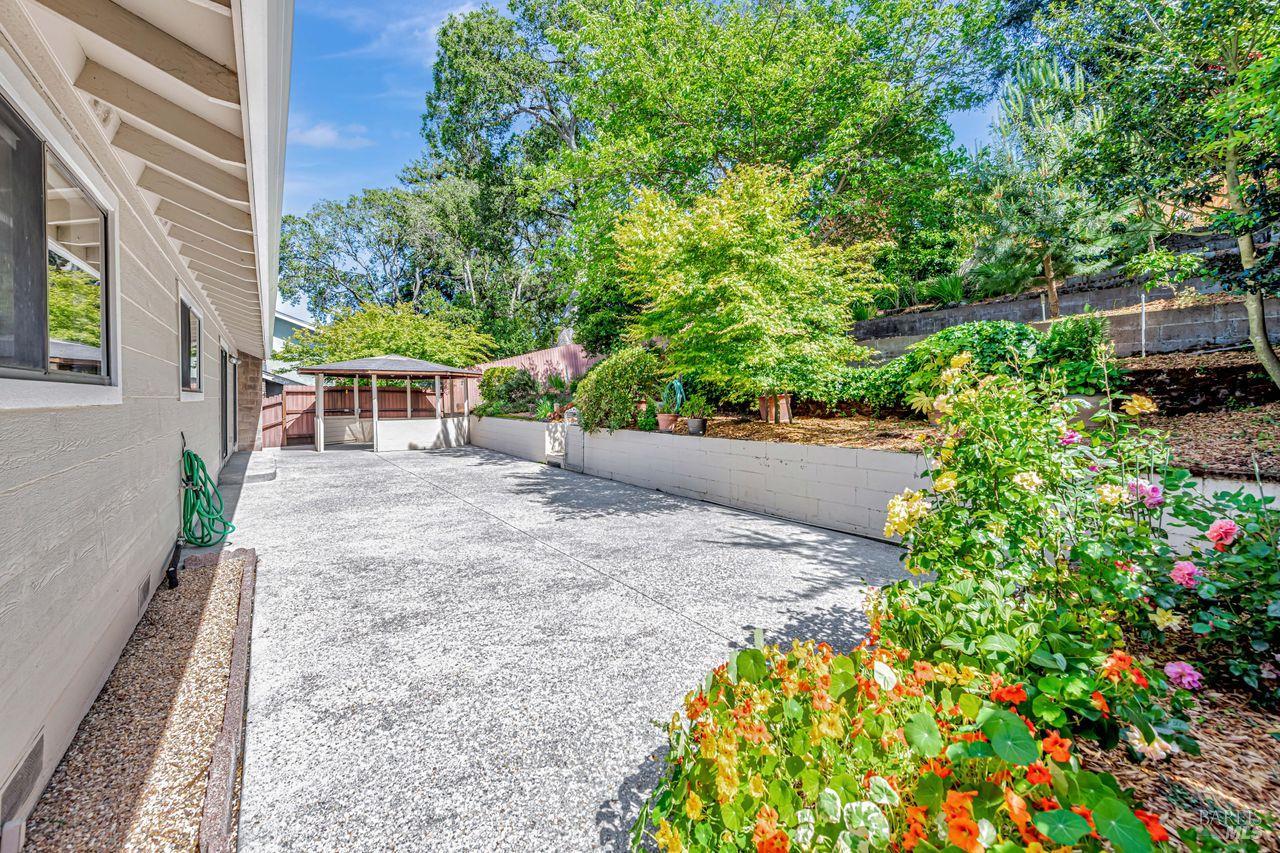 Detail Gallery Image 41 of 53 For 917 West St, Petaluma,  CA 94952 - 4 Beds | 2 Baths
