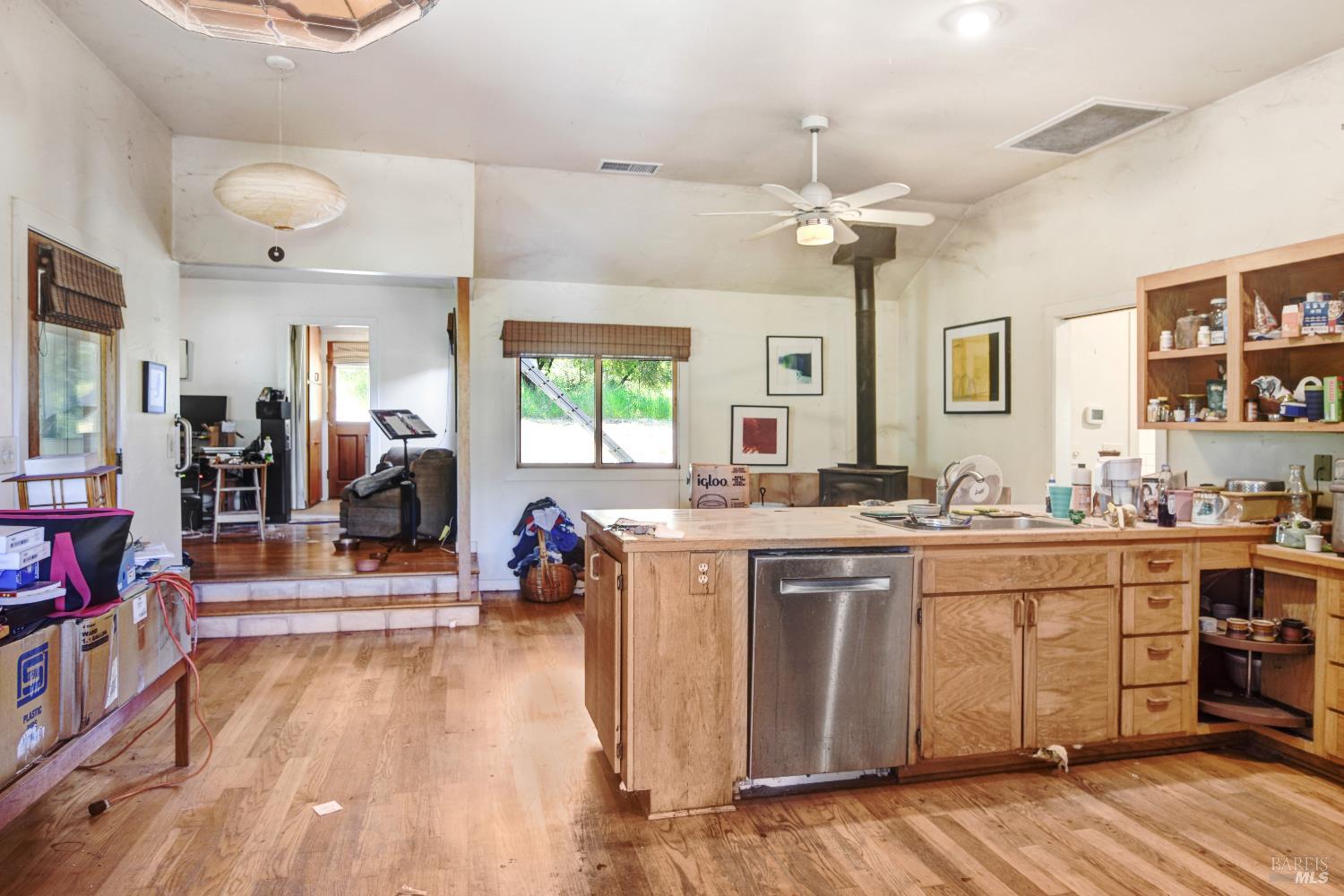 Detail Gallery Image 9 of 28 For 3321 Saint Helena Hwy, Saint Helena,  CA 94574 - 2 Beds | 2 Baths