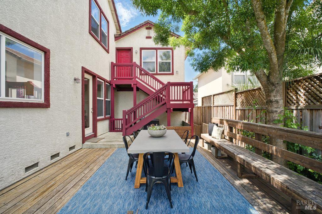 Detail Gallery Image 32 of 41 For 1935 Sestri Ln, Petaluma,  CA 94954 - 4 Beds | 4 Baths