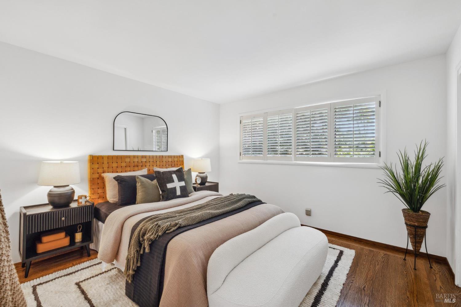 Detail Gallery Image 21 of 59 For 305 N Almenar Dr, Greenbrae,  CA 94904 - 4 Beds | 4 Baths