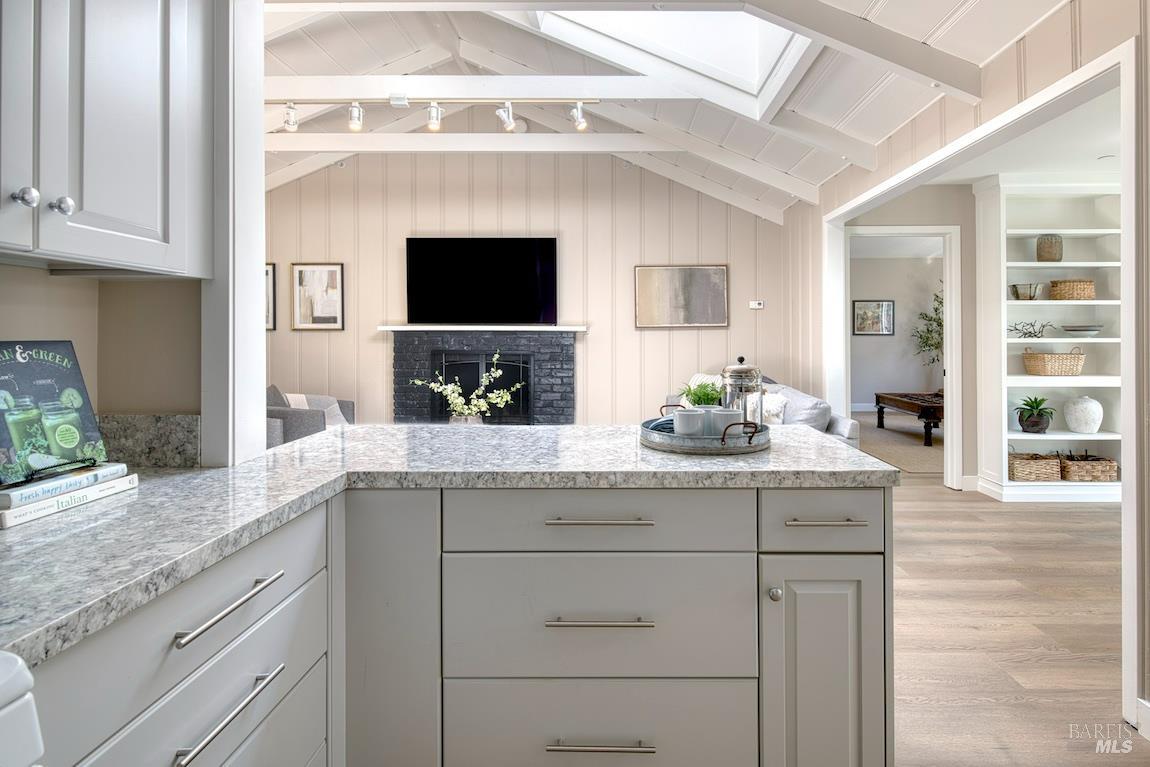 Detail Gallery Image 8 of 48 For 41 Salinas Ave, San Anselmo,  CA 94960 - 3 Beds | 3 Baths
