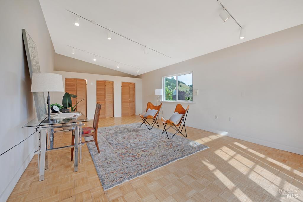 Detail Gallery Image 45 of 51 For 3979 Rolling Oaks Rd, Santa Rosa,  CA 95404 - 3 Beds | 3 Baths