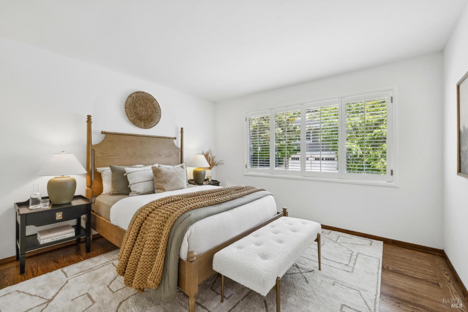 Detail Gallery Image 18 of 59 For 305 N Almenar Dr, Greenbrae,  CA 94904 - 4 Beds | 4 Baths