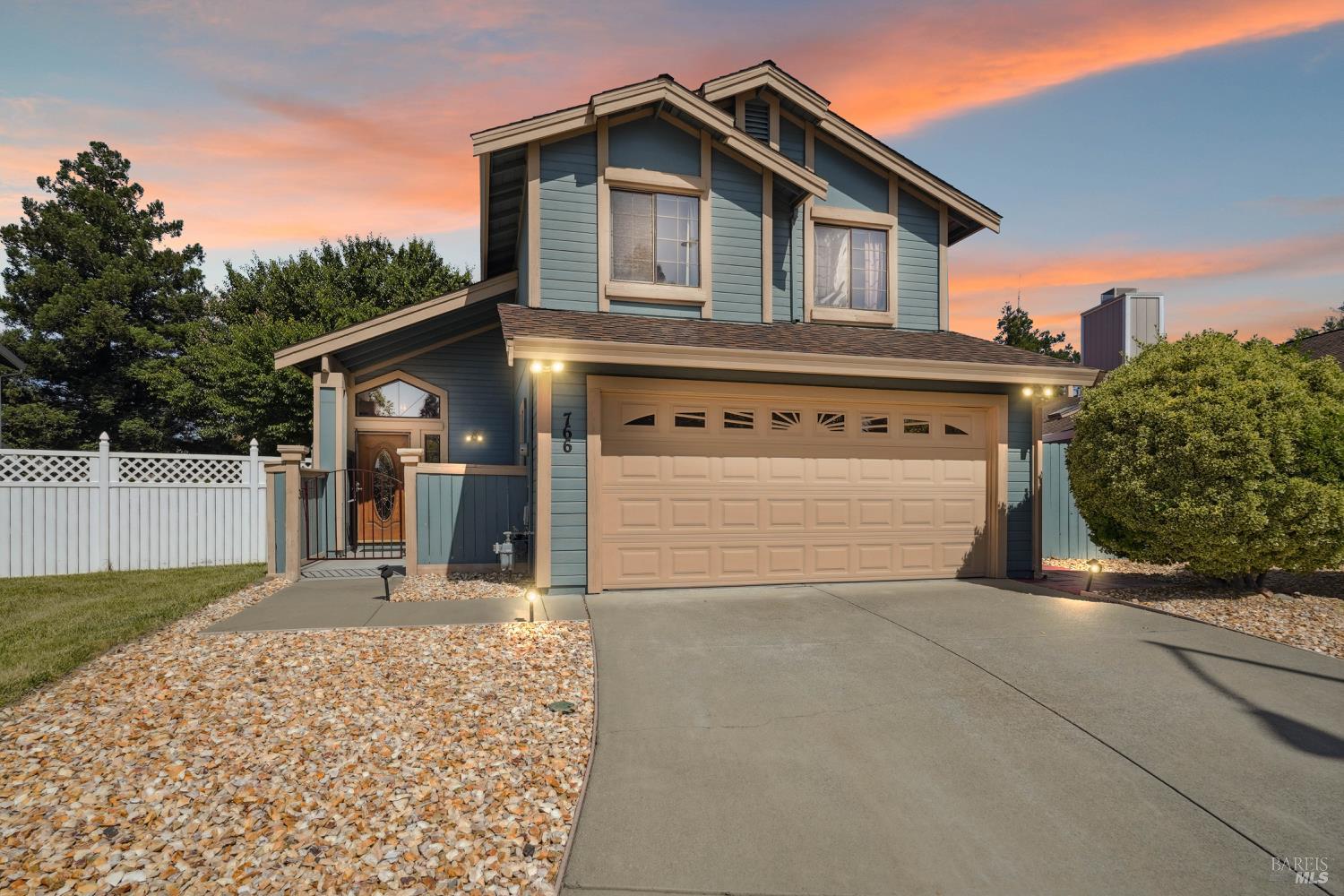 Detail Gallery Image 3 of 72 For 766 Morissette Way, Vacaville,  CA 95687 - 3 Beds | 2/1 Baths