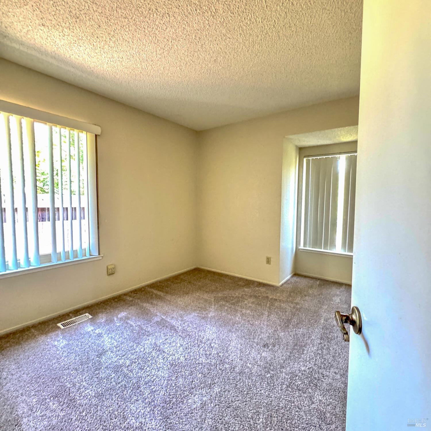 Detail Gallery Image 28 of 53 For 3319 David Dr, Napa,  CA 94558 - 4 Beds | 2 Baths