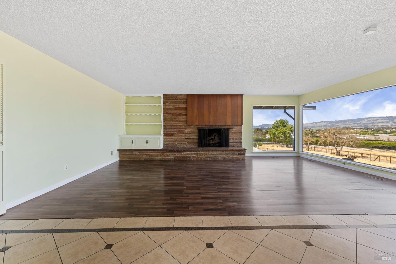 Detail Gallery Image 9 of 61 For 4335 Bodega Ave, Petaluma,  CA 95942 - 4 Beds | 3/1 Baths