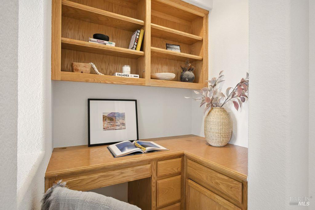 Detail Gallery Image 19 of 41 For 1935 Sestri Ln, Petaluma,  CA 94954 - 4 Beds | 4 Baths