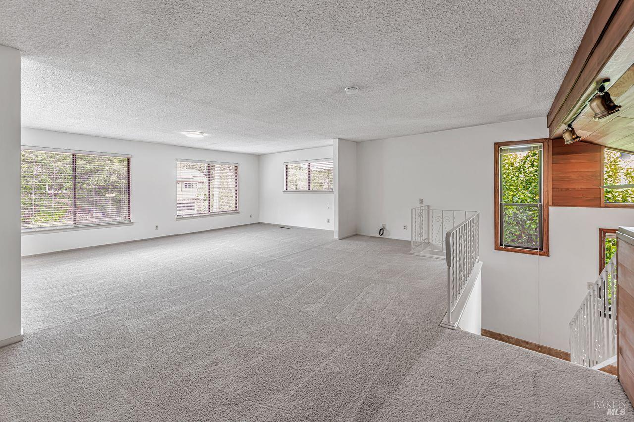 Detail Gallery Image 14 of 53 For 917 West St, Petaluma,  CA 94952 - 4 Beds | 2 Baths
