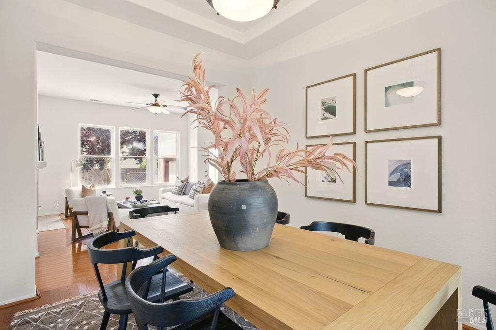 Detail Gallery Image 15 of 41 For 1935 Sestri Ln, Petaluma,  CA 94954 - 4 Beds | 4 Baths
