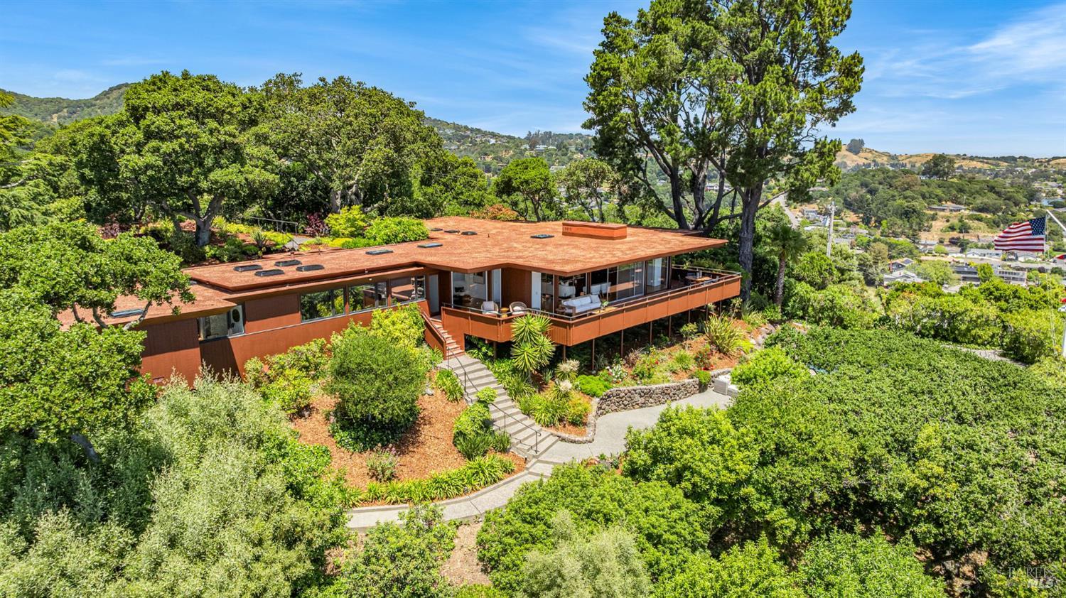 Detail Gallery Image 67 of 83 For 125 Bayview Dr, San Rafael,  CA 94901 - 2 Beds | 3/1 Baths