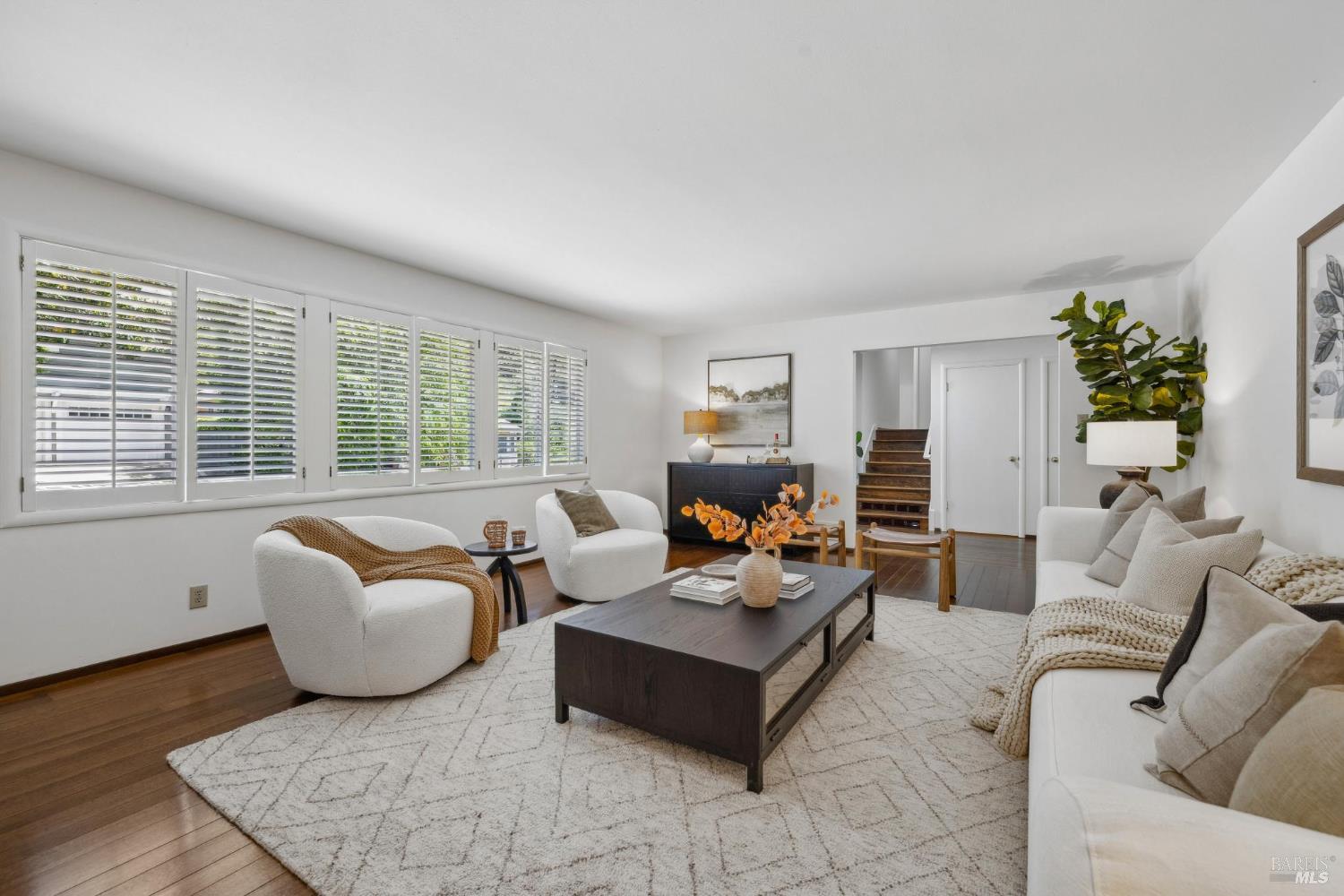 Detail Gallery Image 4 of 59 For 305 N Almenar Dr, Greenbrae,  CA 94904 - 4 Beds | 4 Baths
