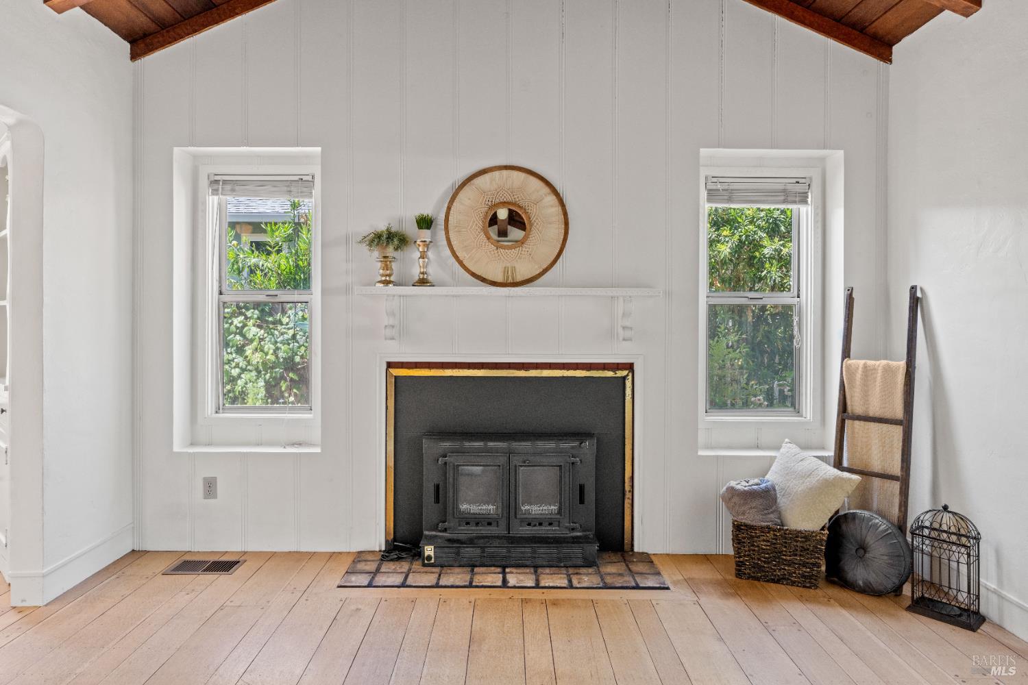 Detail Gallery Image 5 of 29 For 341 Jones St, Ukiah,  CA 95482 - 2 Beds | 1 Baths