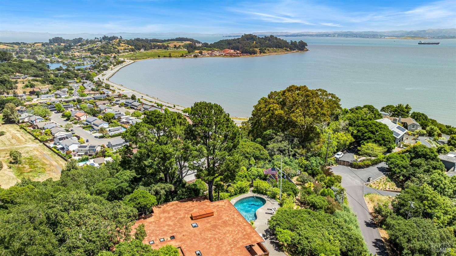 Detail Gallery Image 7 of 83 For 125 Bayview Dr, San Rafael,  CA 94901 - 2 Beds | 3/1 Baths