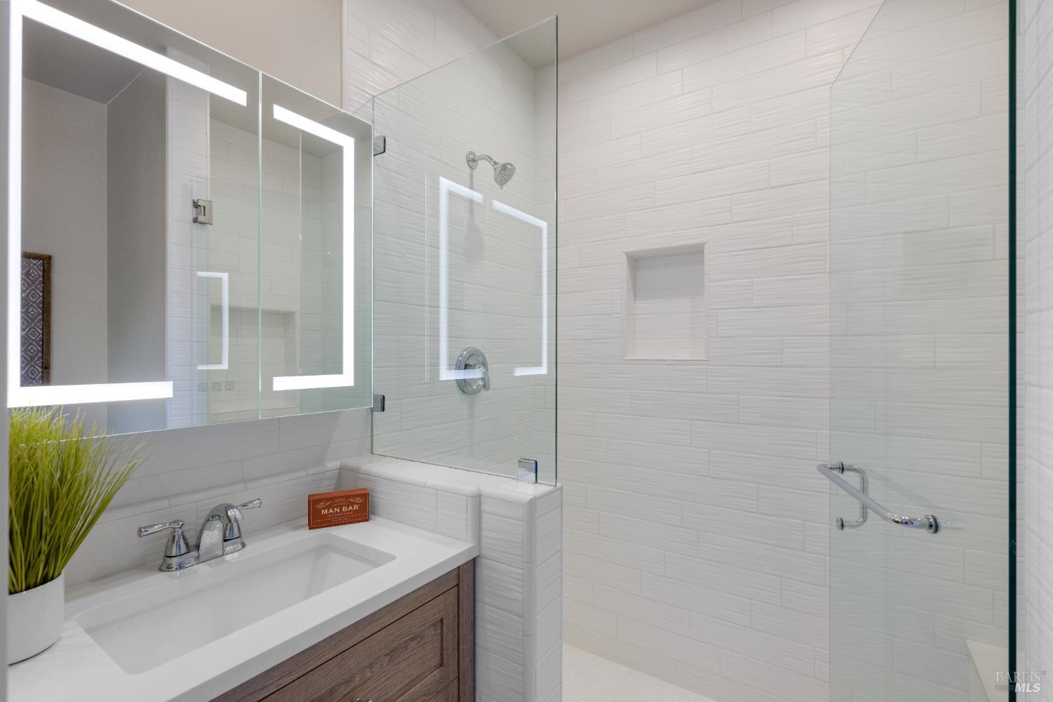 Detail Gallery Image 34 of 63 For 190 Franklin St, Napa,  CA 94558 - 4 Beds | 3 Baths