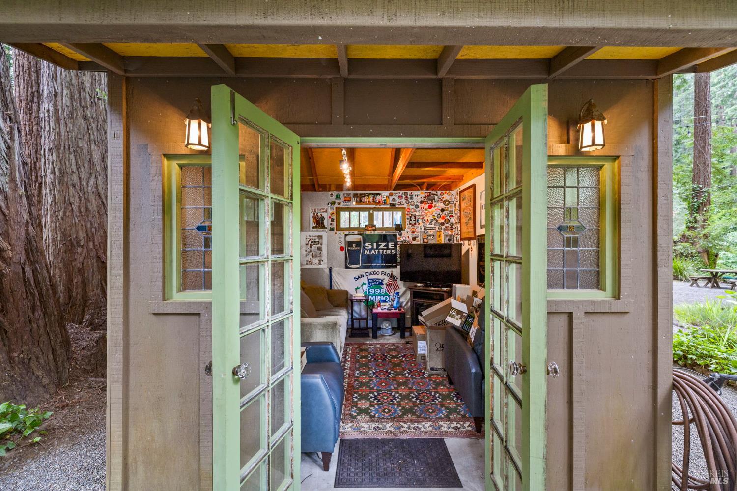 Detail Gallery Image 19 of 89 For 18 Wildwood Ln, Cazadero,  CA 95421 - 4 Beds | 3 Baths