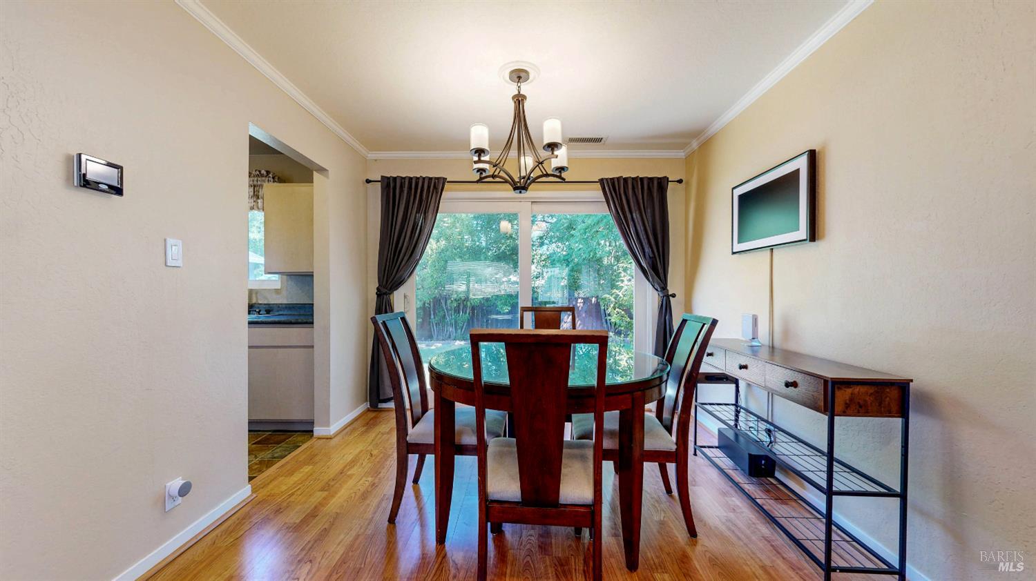 Detail Gallery Image 5 of 52 For 4 Las Huertas Ct, San Rafael,  CA 94903 - 3 Beds | 1 Baths