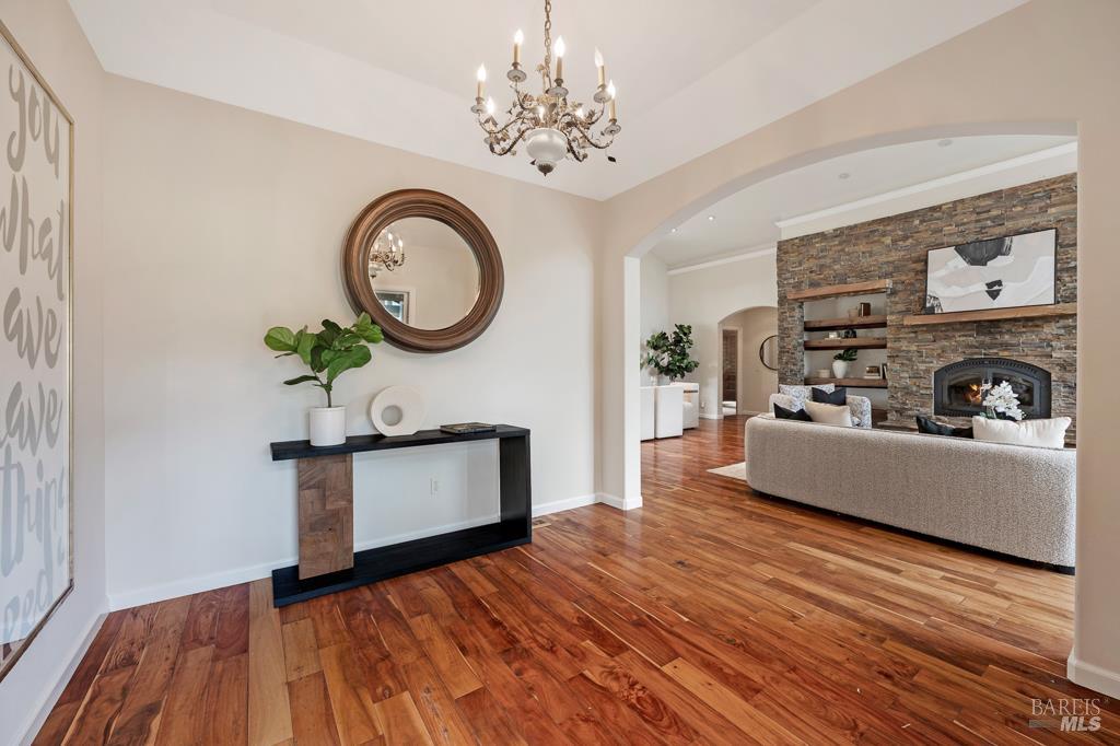 Detail Gallery Image 4 of 51 For 3979 Rolling Oaks Rd, Santa Rosa,  CA 95404 - 3 Beds | 3 Baths