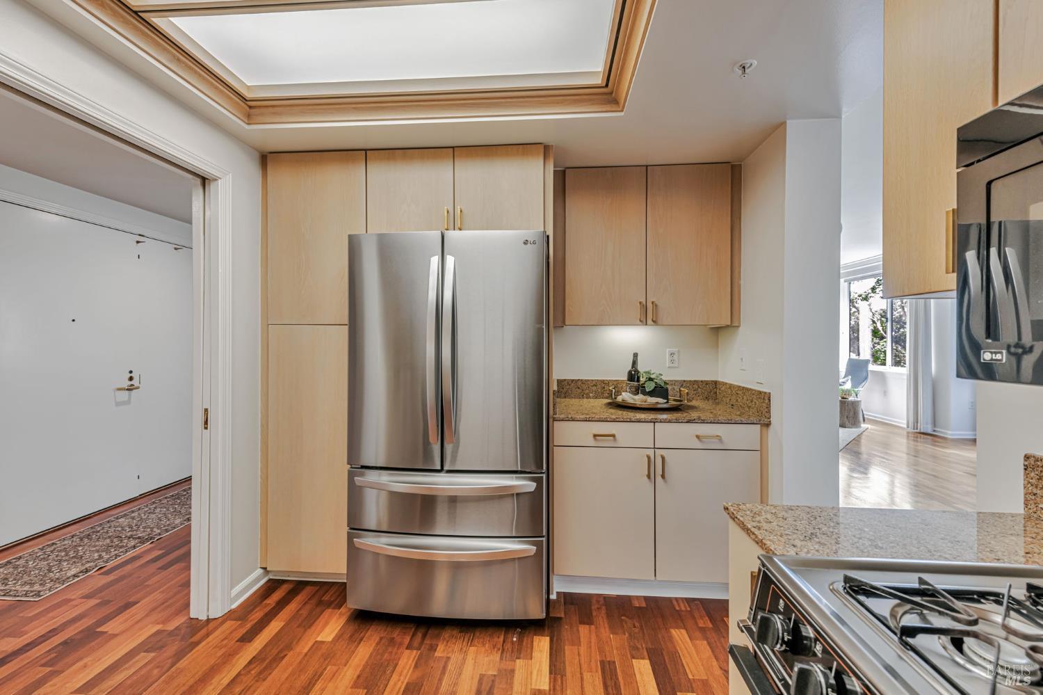 Detail Gallery Image 16 of 43 For 600 Deer Valley Rd 1e,  San Rafael,  CA 94903 - 2 Beds | 3 Baths