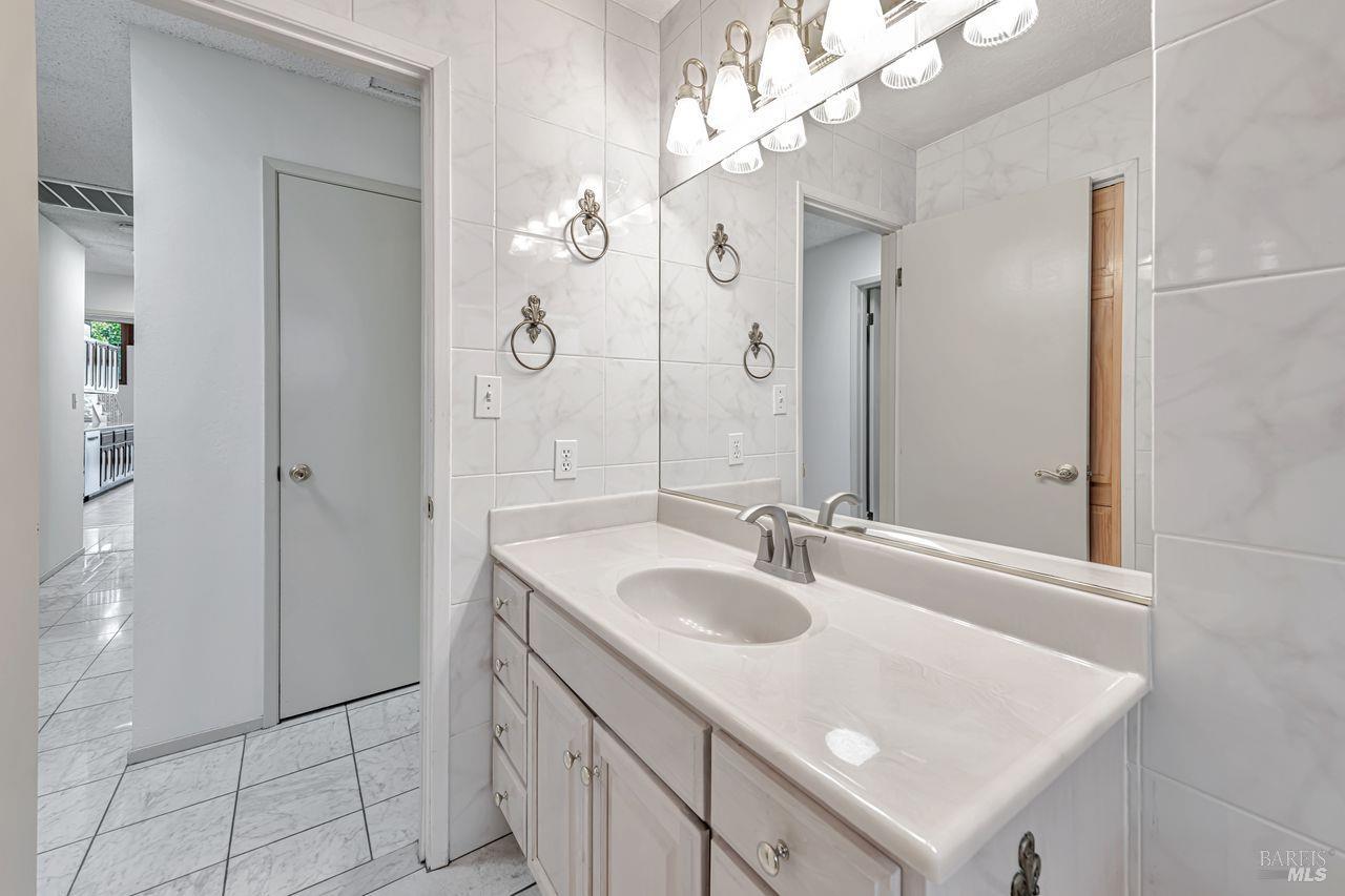 Detail Gallery Image 38 of 53 For 917 West St, Petaluma,  CA 94952 - 4 Beds | 2 Baths