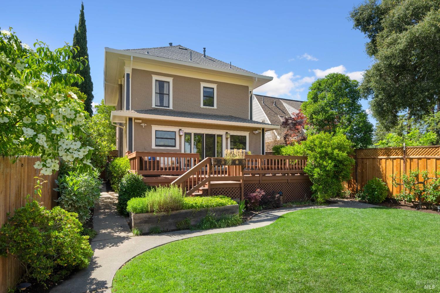 Detail Gallery Image 50 of 63 For 190 Franklin St, Napa,  CA 94558 - 4 Beds | 3 Baths