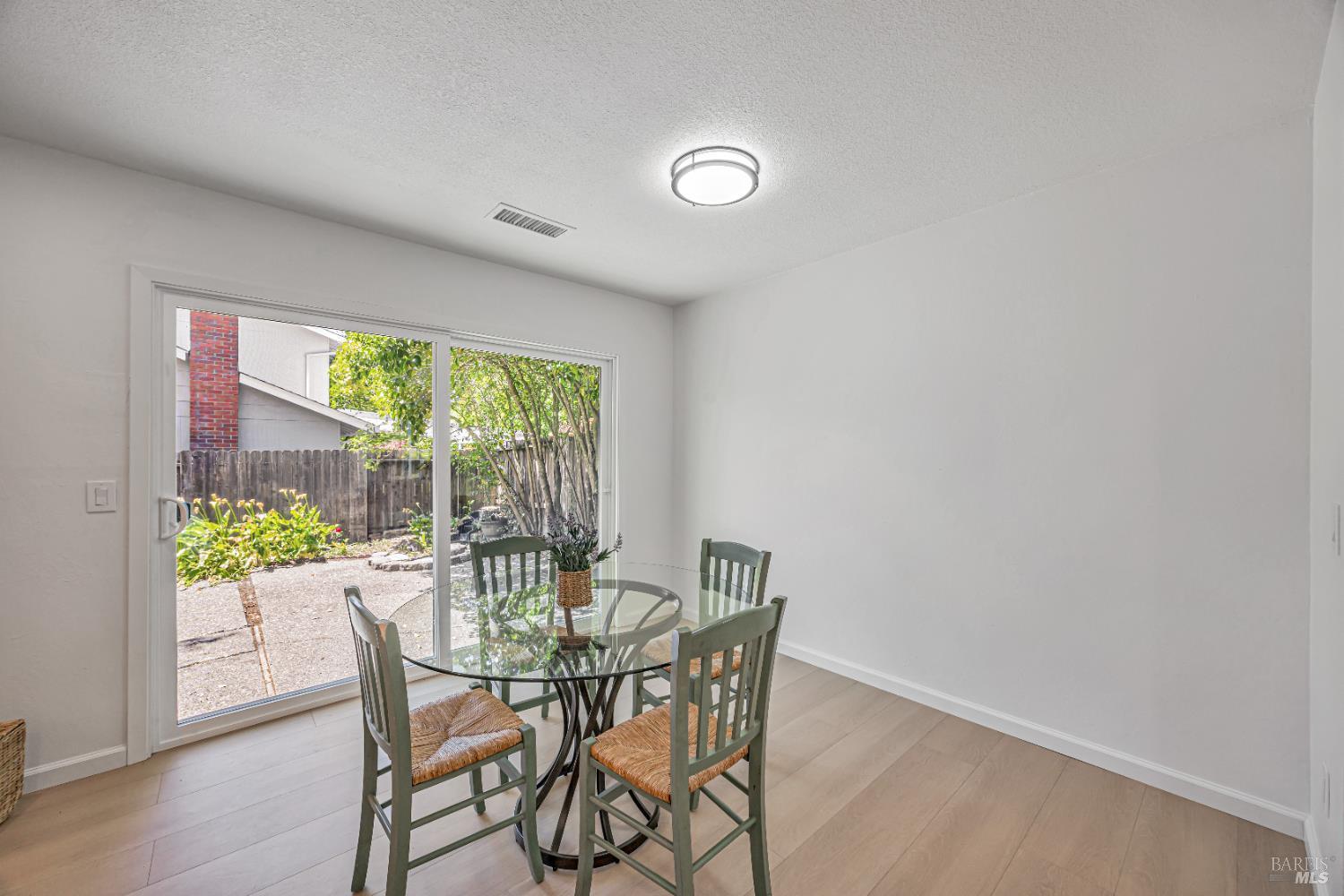 Detail Gallery Image 25 of 51 For 501 Garfield Park Ave, Santa Rosa,  CA 95409 - 4 Beds | 2 Baths