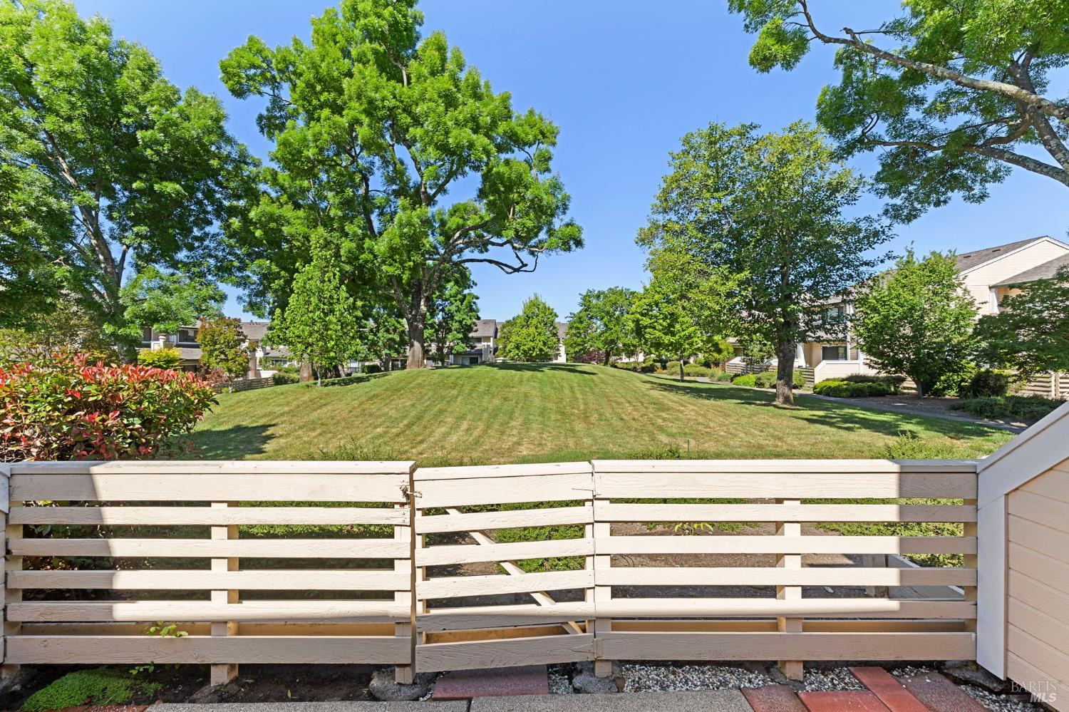 Detail Gallery Image 25 of 34 For 2124 Chianti Dr, Santa Rosa,  CA 95403 - 3 Beds | 2/1 Baths