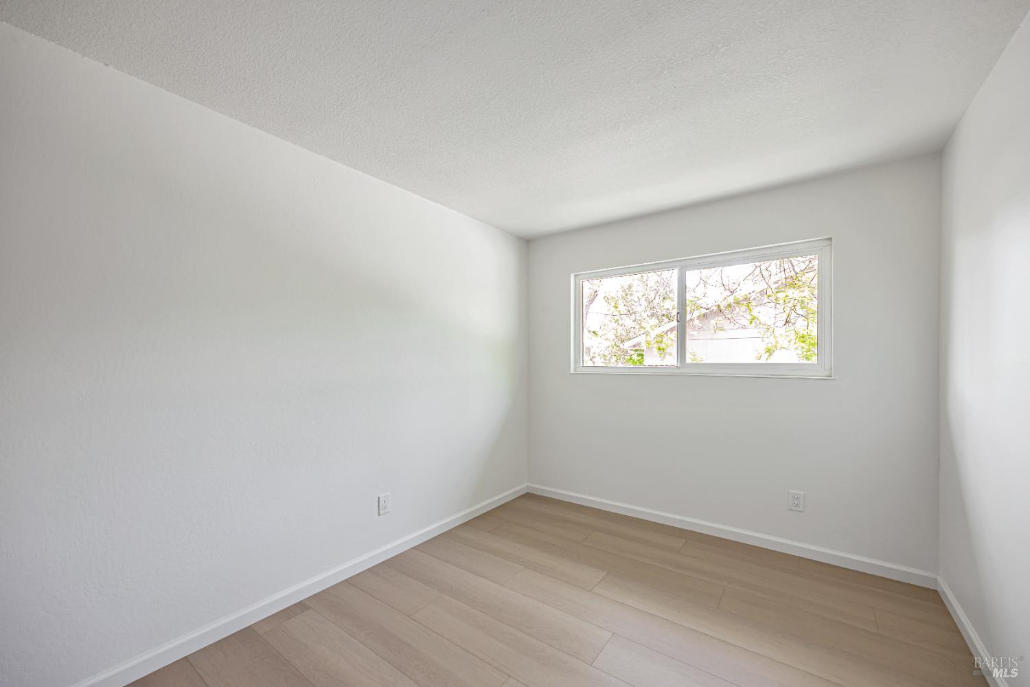 Detail Gallery Image 32 of 51 For 501 Garfield Park Ave, Santa Rosa,  CA 95409 - 4 Beds | 2 Baths