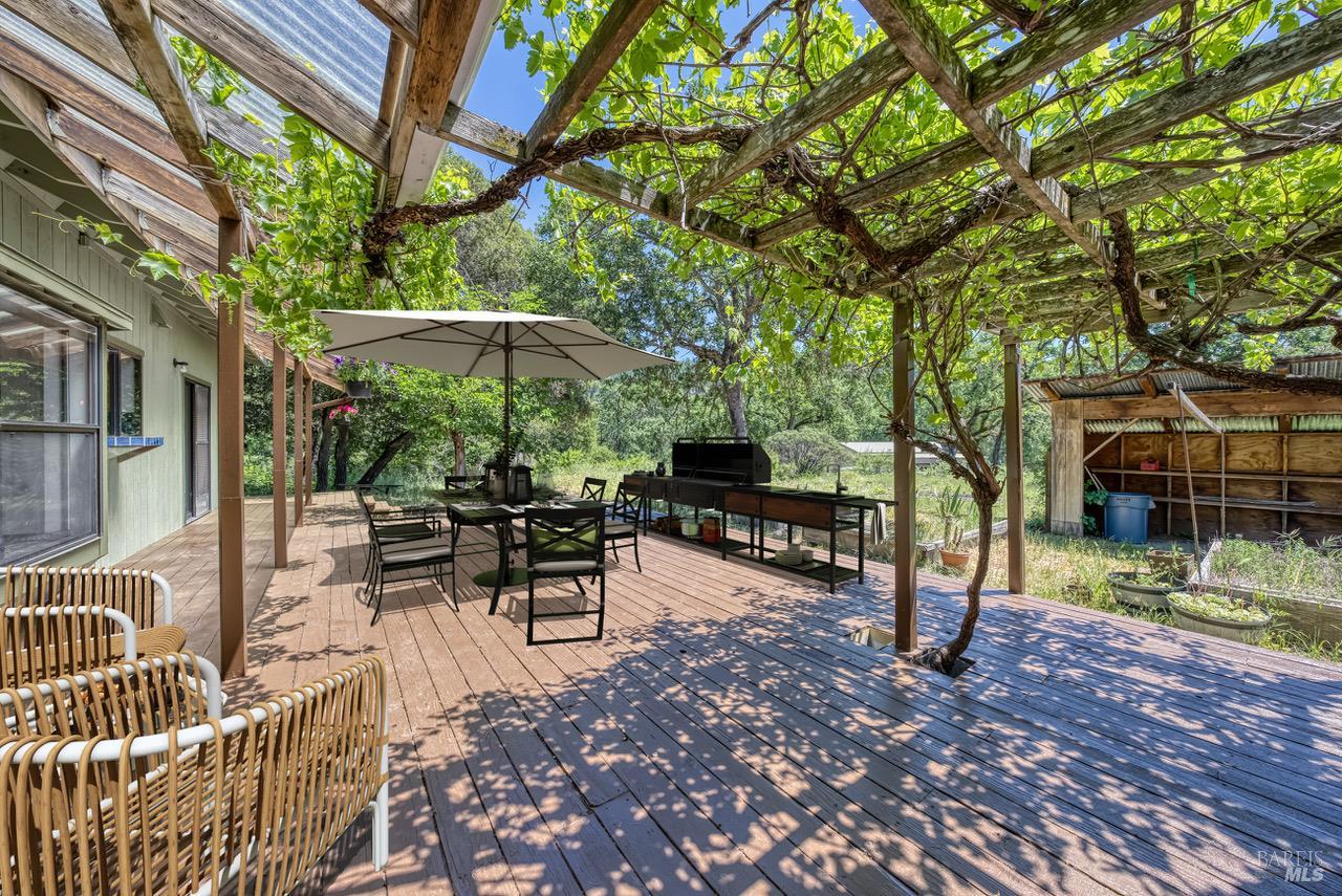 Detail Gallery Image 34 of 94 For 17651 Van Arsdale Rd, Potter Valley,  CA 95469 - 6 Beds | 5 Baths