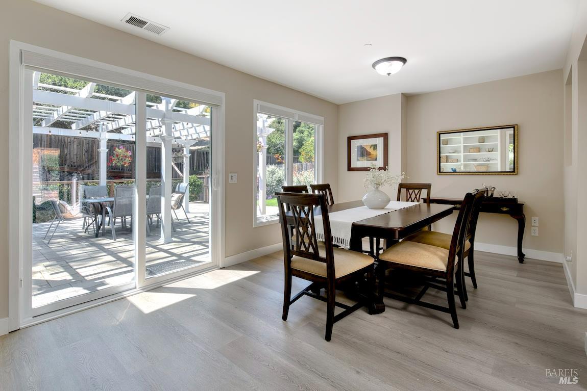 Detail Gallery Image 10 of 48 For 41 Salinas Ave, San Anselmo,  CA 94960 - 3 Beds | 3 Baths