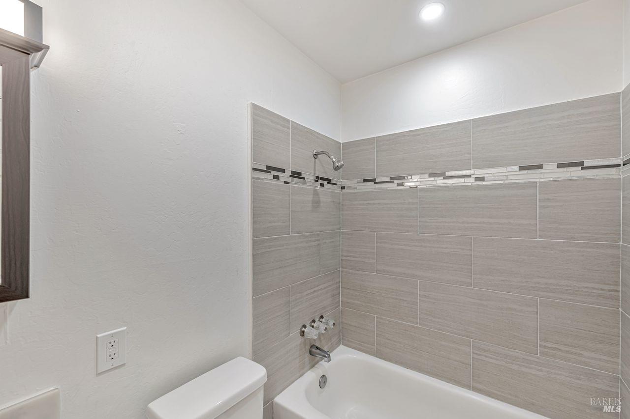 Detail Gallery Image 16 of 25 For 2668 Coffey Ln, Santa Rosa,  CA 95403 - 2 Beds | 1 Baths
